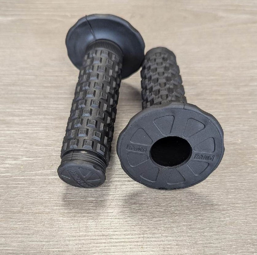 Mototec 60V plug and play throttle kits with voltage display