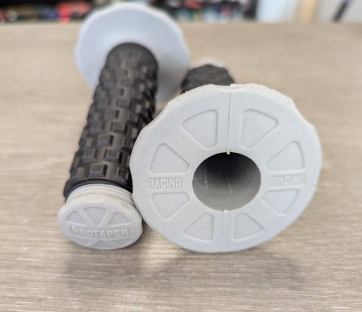 Mototec 60V plug and play throttle kits with voltage display