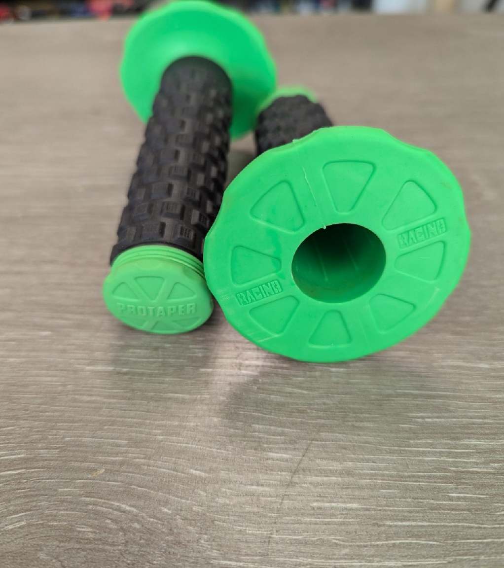 Mototec 60V plug and play throttle kits with voltage display