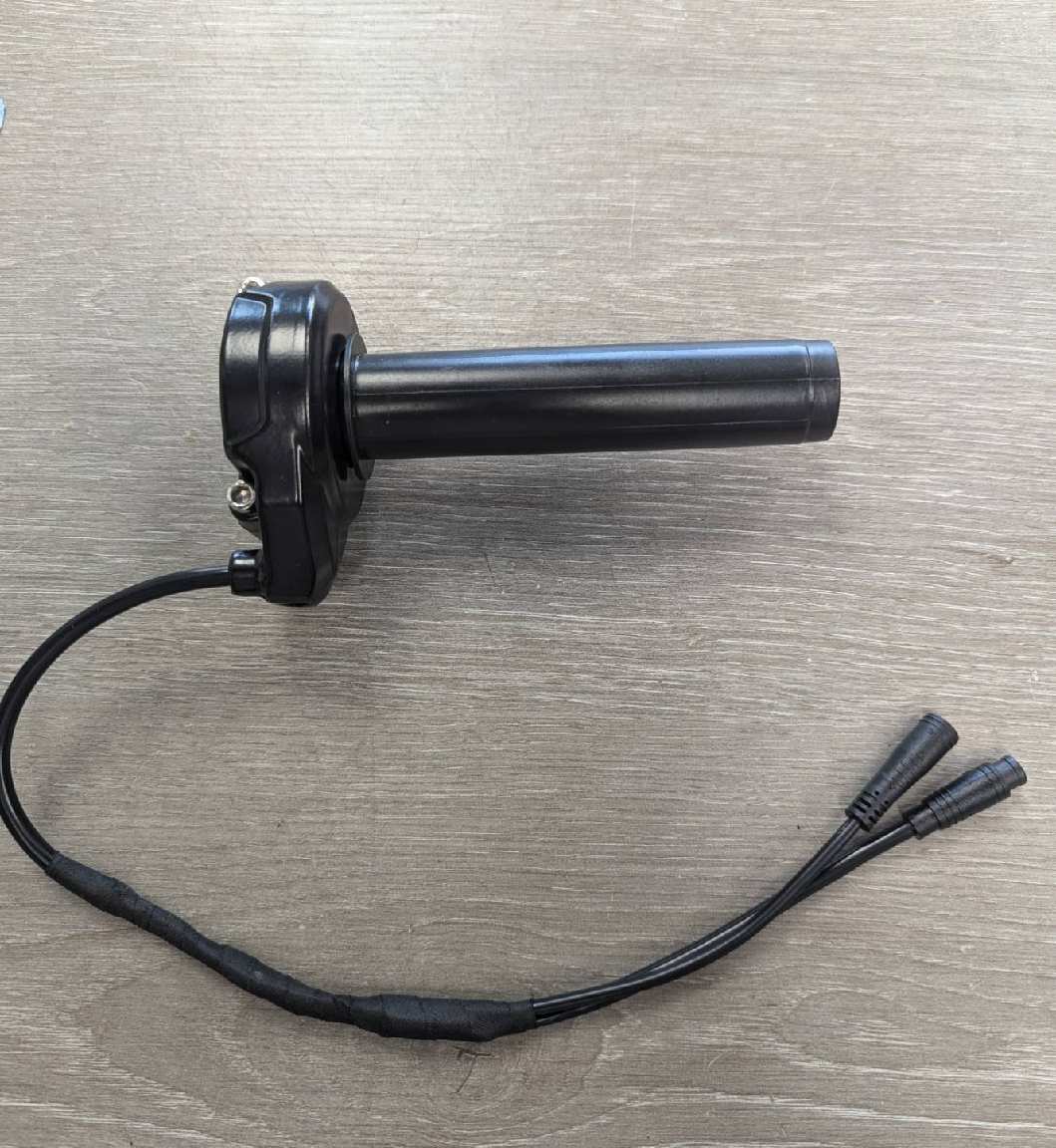 Mototec 60V plug and play throttle kits with voltage display